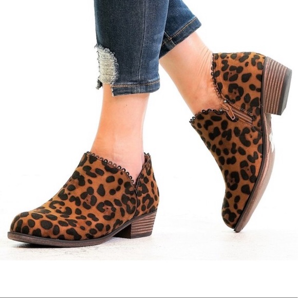 5⭐️LEOPARD VINTAGE BOOTIES - Shoe - Picture 2 of 2